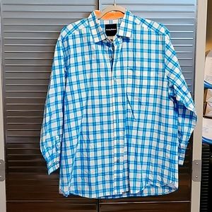Tommy Bahama Men's L buttondown shirt! Barely worn!